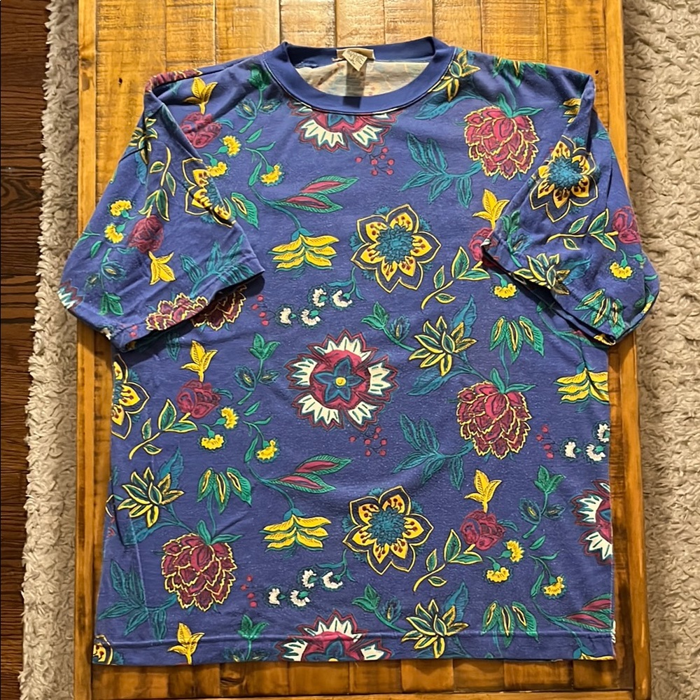 Vibrant Blue Short Sleeve Tee with Colorful Ocean Print